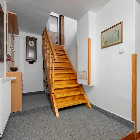 Utulne V Korenove Apartment